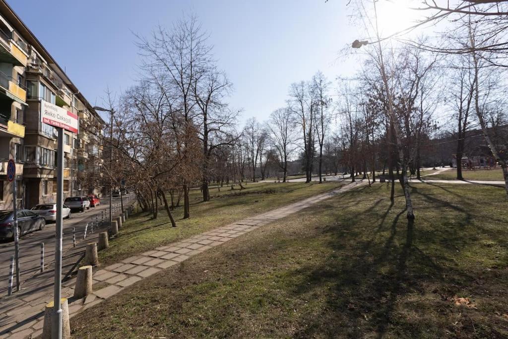 Sunny & Convenient On Dondoukov Blvd, 1 Bdr Zaimov Apartment *